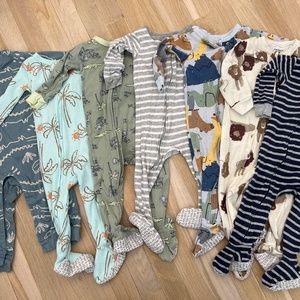 Carter’s 12M Footie Bundle (x7)